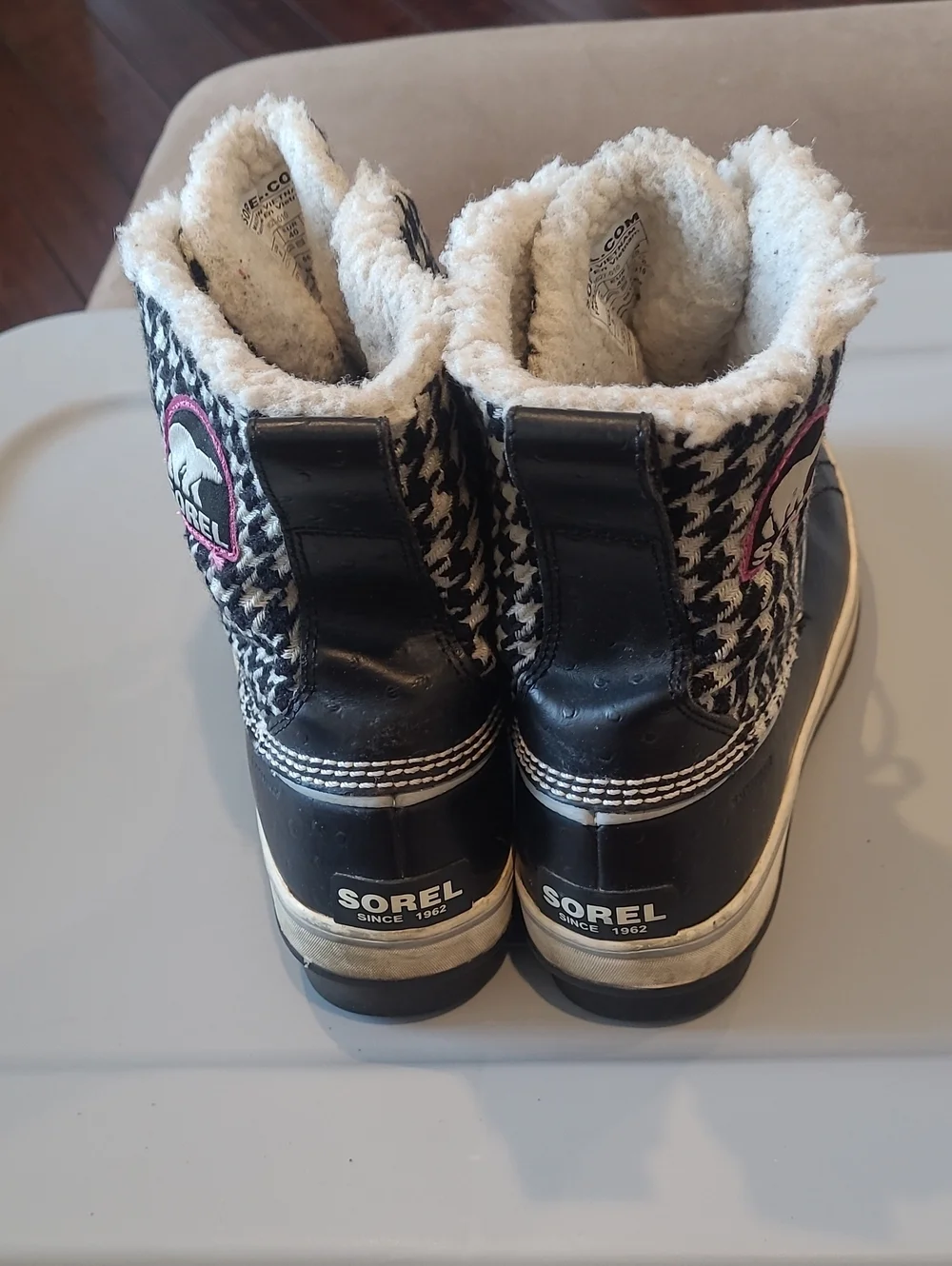 Sorel Black & White Houndstooth Lace-Up Winter Sherpa Lined Boots Size 8